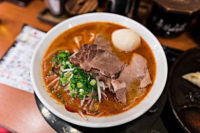 米哈游《崩坏：星穹铁道》公布片头曲动画“星间旅行”